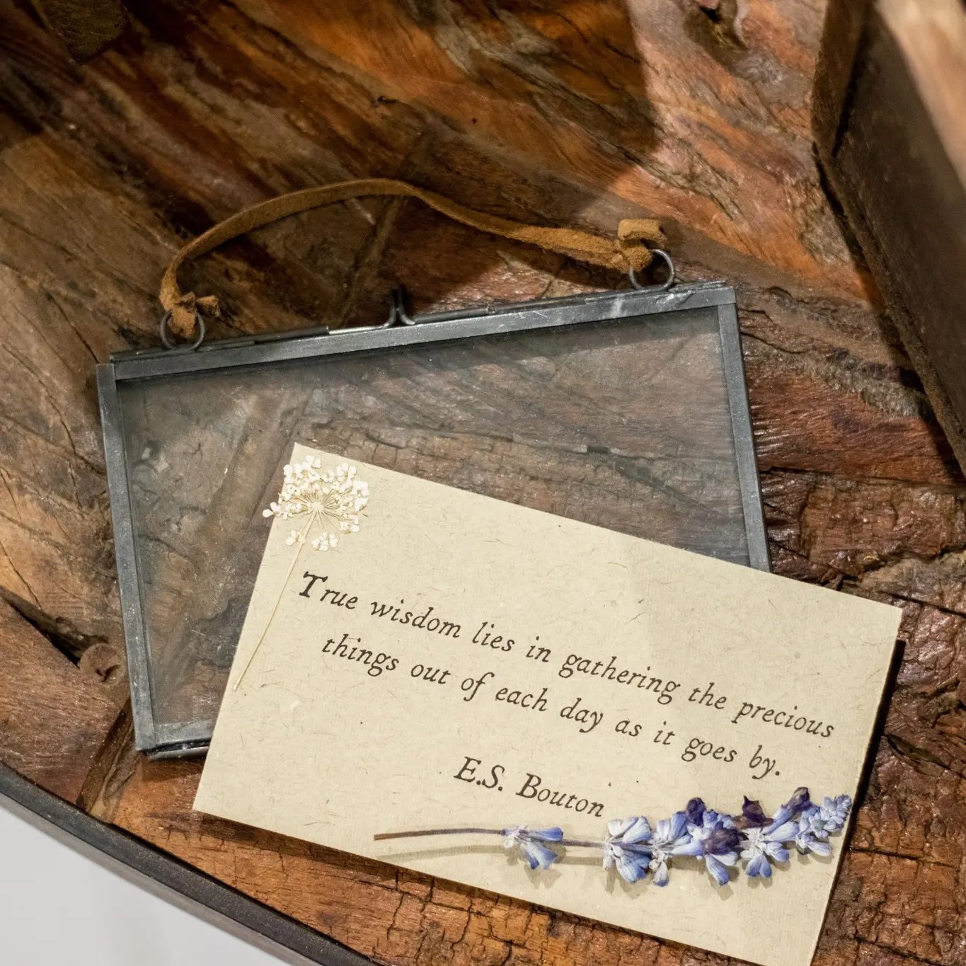 Assorted Hanging Frames 5" x 3"