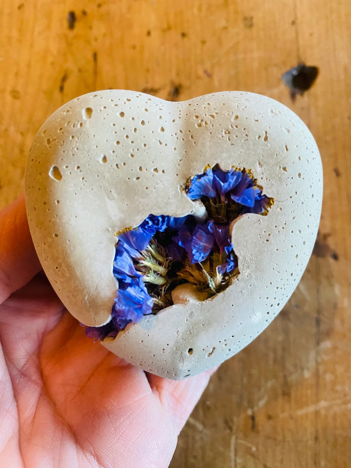 Concrete Dried Flower Heart Rocks